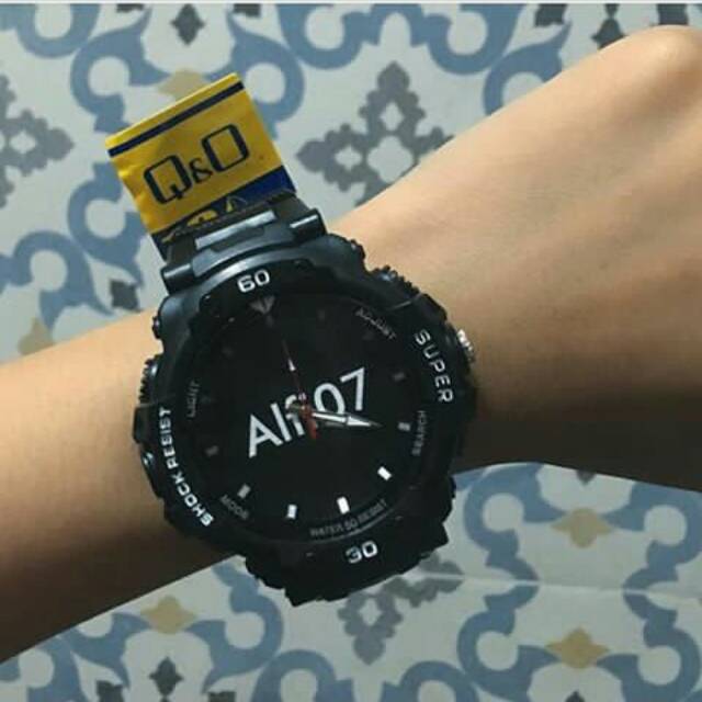 Jam tangan costume QnQ hitam sport