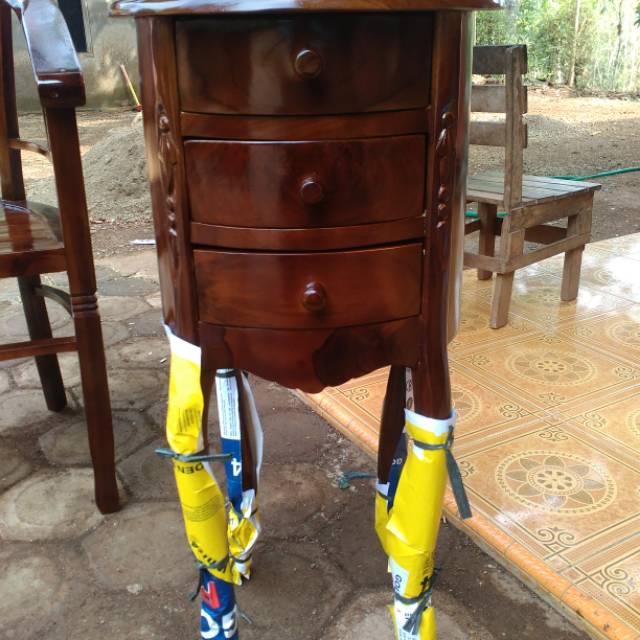 NAKAS BULAT KAYU JATI JEPARA /NAKAS TEMPAT TIDUR