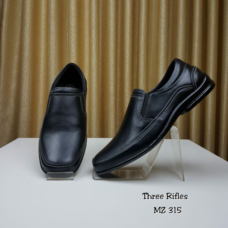 Sepatu Pria Three Rifles MZ 315