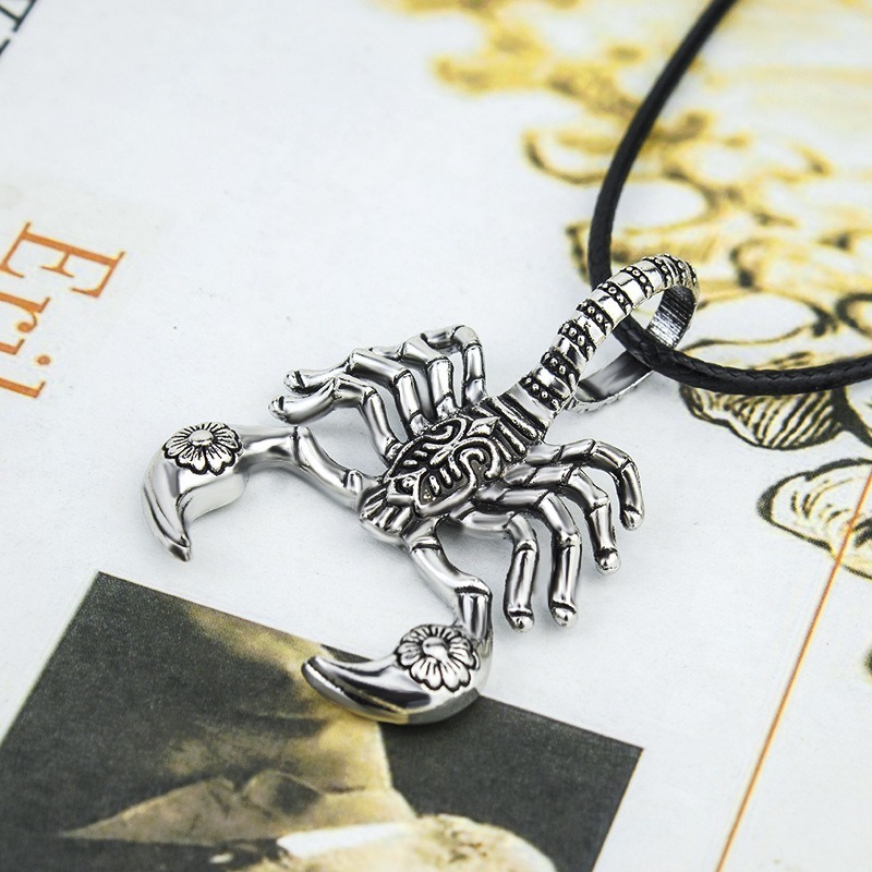 Kalung Tali Kulit Liontin Kalajengking Bahan Stainless Steel Gaya Vintage Punk Untuk Pria