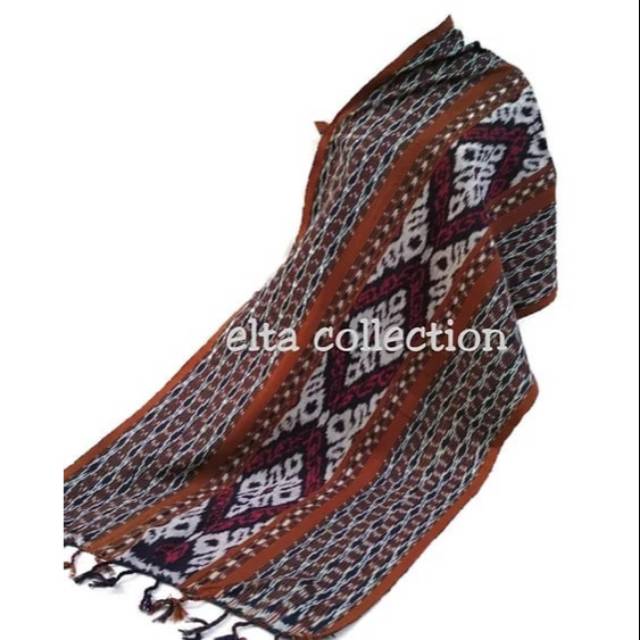 Selendang tenun motif toraja