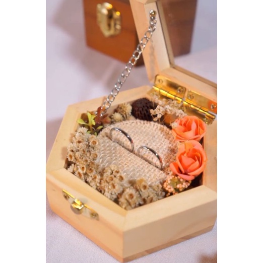 Ringbox - Kotak Cincin Ringbox Rustic bentuk hexagonal ready stock by Ferame Galeri Rustic