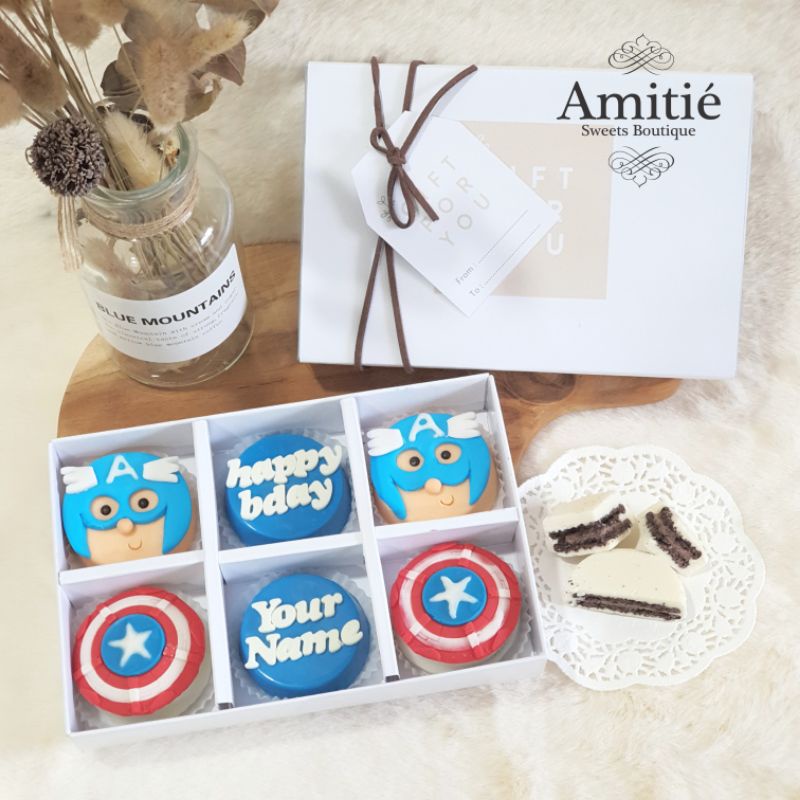 

Coklat Oreo (Custom Name & Special Box) Captain America - 1 Box isi 6 / Coklat Karakter / Birthday Gift