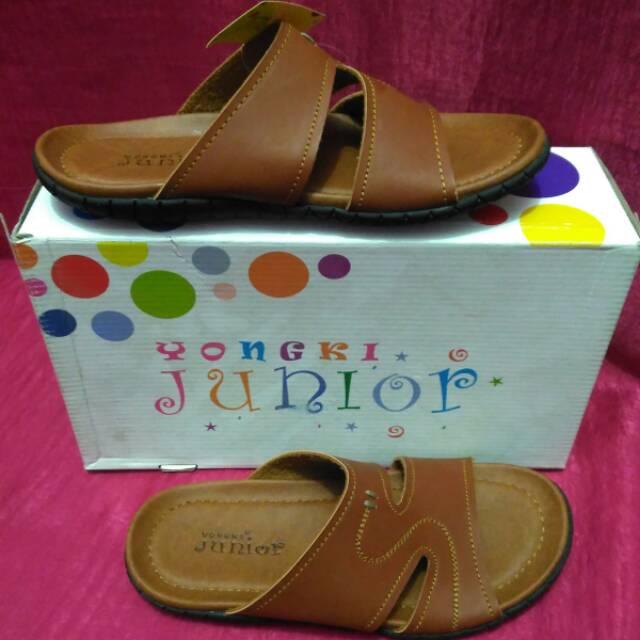 Sandal slop Yongki junior