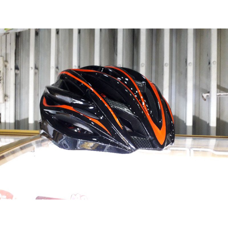 Helm sepeda Gunung Keren