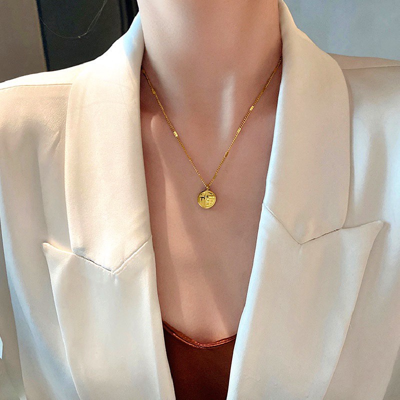 Kalung Titanium Asli Wanita 18k Emas Anti Karat Cina “FU” Liontin Aksesoris wanita Necklace grosir