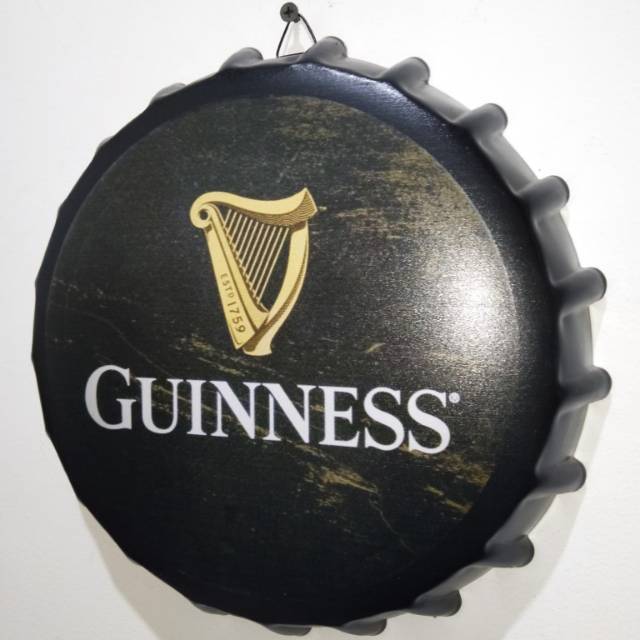 Hiasan dinding bentuk tutup botol aluminium GUINNESS