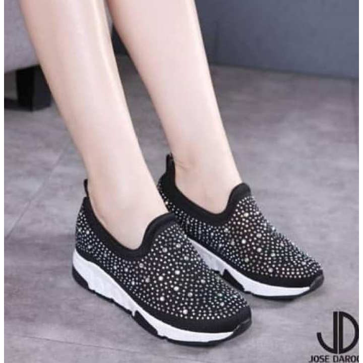 Sepatu Untuk Study Tour