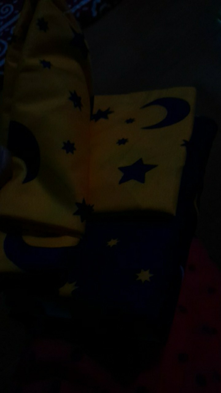 Sprei Motif Bulan Bintang Katun Lokal 180x200 Starmoon