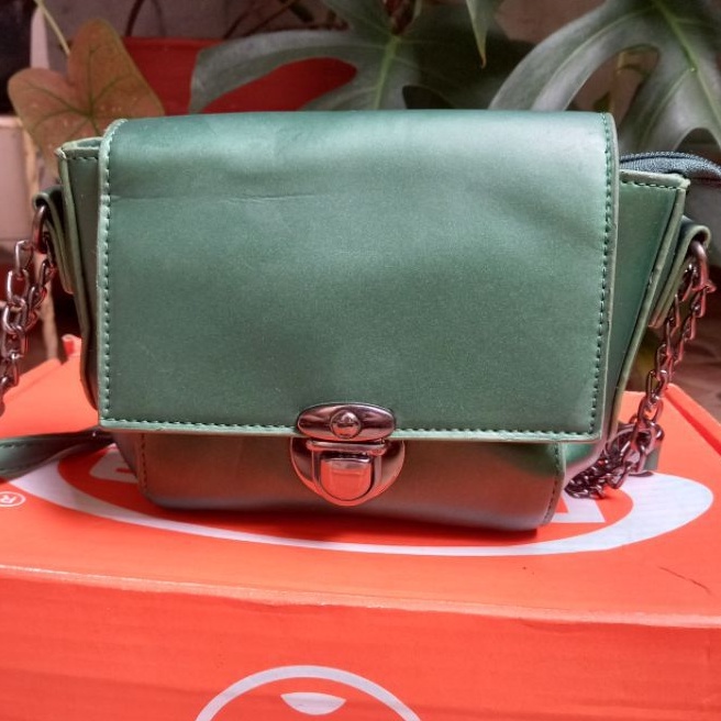 Preloved tas Sling rantai mini Hijau botol