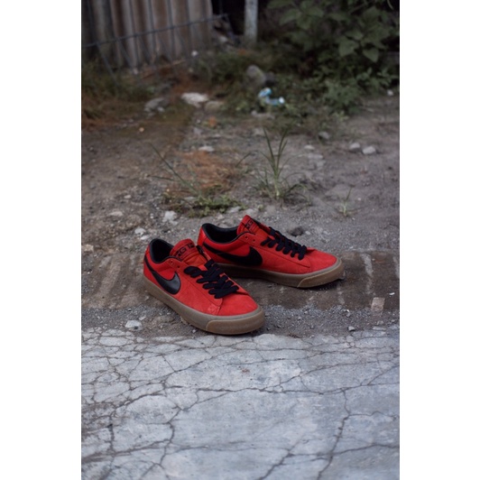 NIKE BLAZER LOW GT