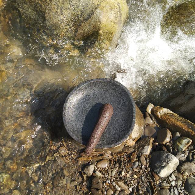 Cobek batu asli, batu kali ( lebih kuat) 25cm