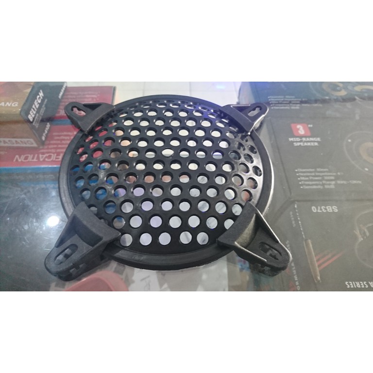 GRILL PELINDUNG SPEAKER 6 INCH PLASTIK TEBAL ELASTIS PLUS BAUT