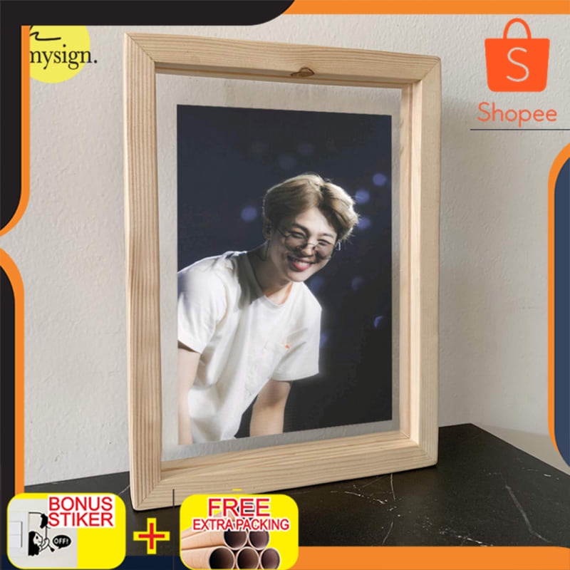 

Grosir Wooden Floating Frame Photo Custom Hadiah Gift Akrilik Cetak FotoFrame - A5 Keren