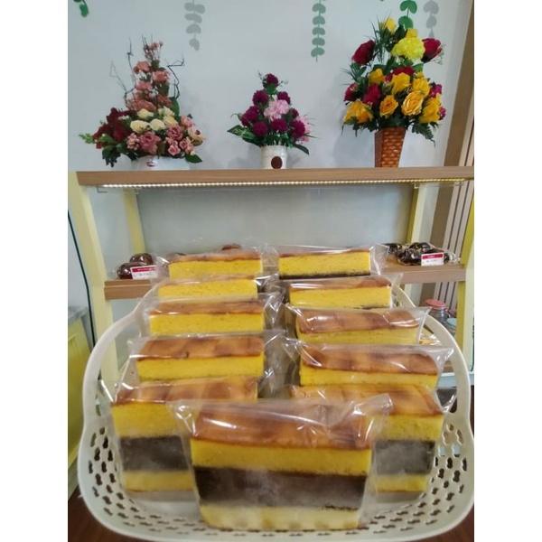 

LAPIS SURABAYA PREMIUM SLICE