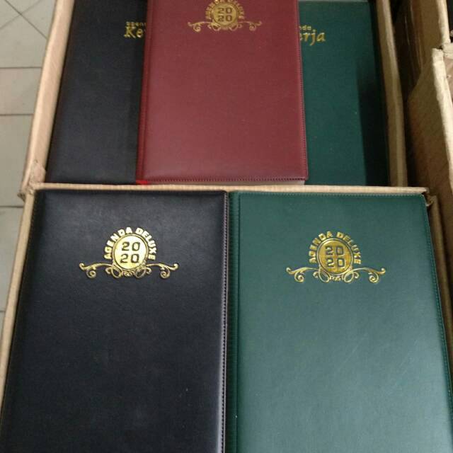 

Agenda Delux cream th 2020