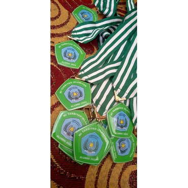 

Medali Kelulusan, Medali Penghargaan