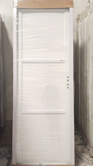 Pintu almunium , pintu kamar mandi dan pintu kamar tidur