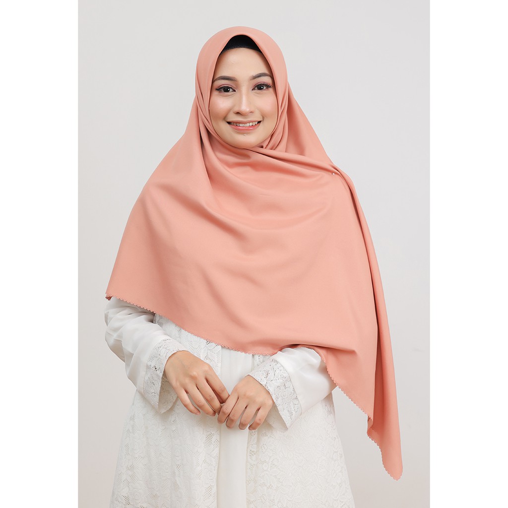 Umama Scarf - Kerudung Polos Segi Empat Voal Miracle Plain Syar'i Lc (3)-Pink Salem