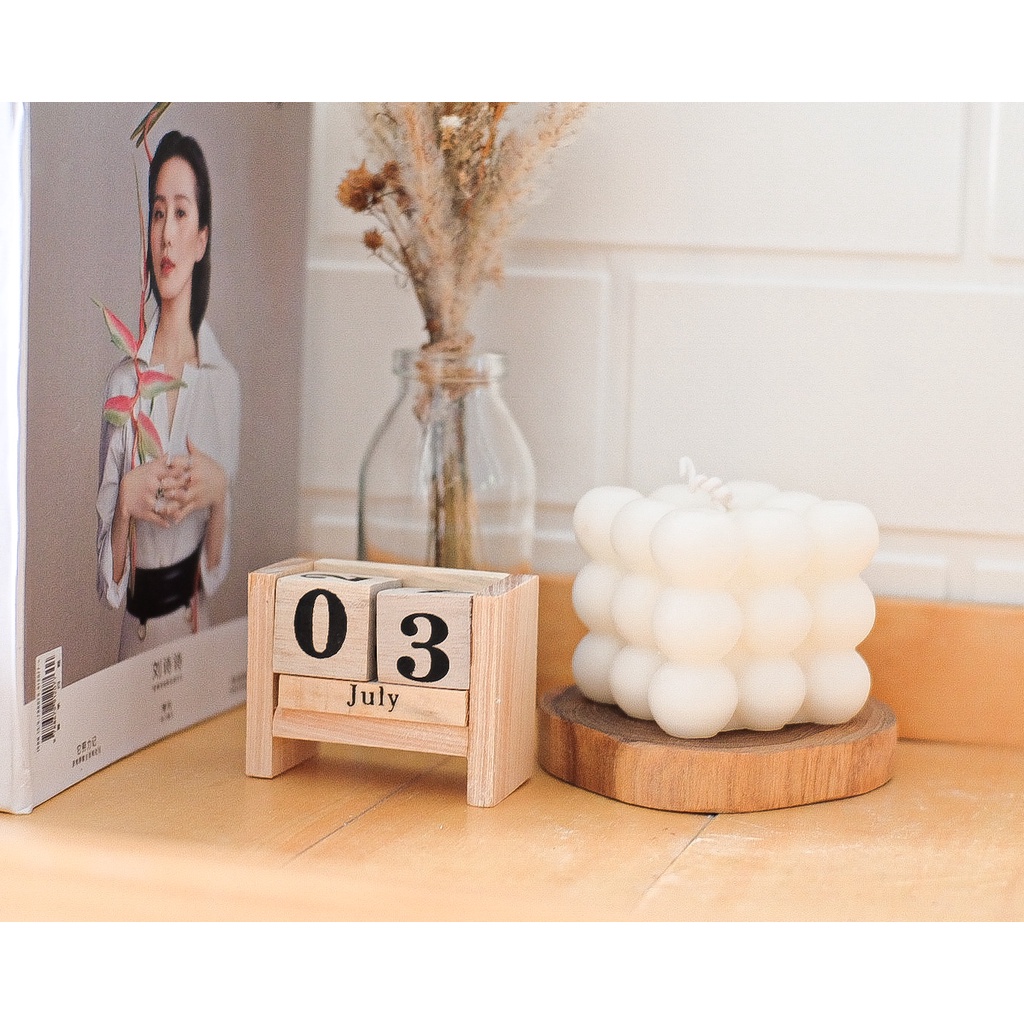 

KALENDER KAYU MINI KALENDER MEJA KALENDE RABADI HIASAN MEJA AESTHETIC KOREAN DECORATION