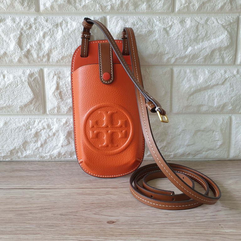 Harga Phone Sling Tory Burch Terbaru April 2023 |BigGo Indonesia