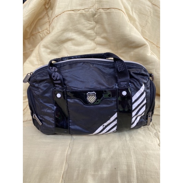 tas k-swiss hitam garis putih