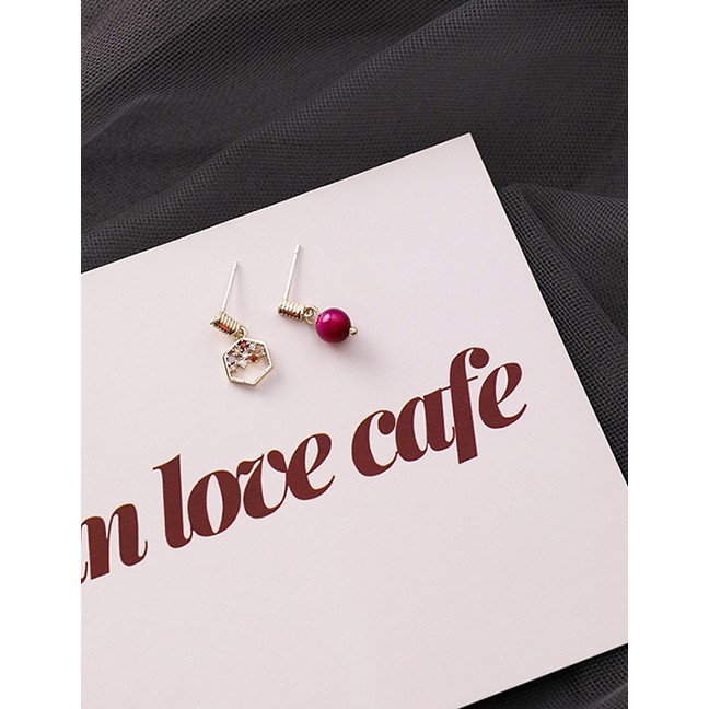 LRC Anting Tusuk Fashion Red 925 Silver Stud Earrings Hexagon Beads Asymmetric Earrings F95394