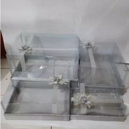 

kotak hantaran model pita warna silver