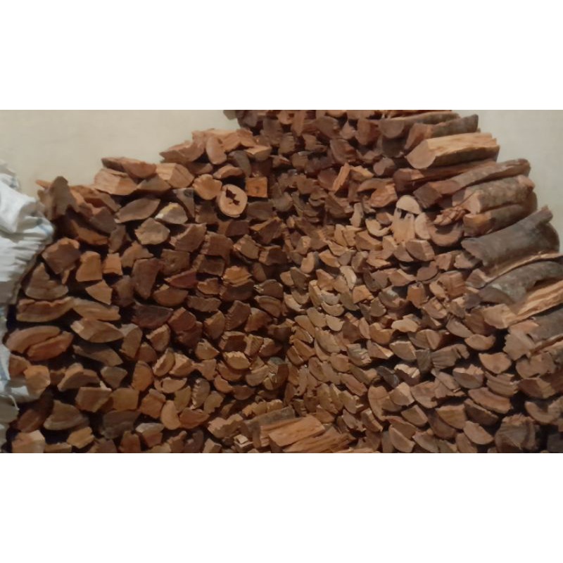 

FIRE WOOD RAMBUTAN PANJANG 20 SD 30CM PER 1KG