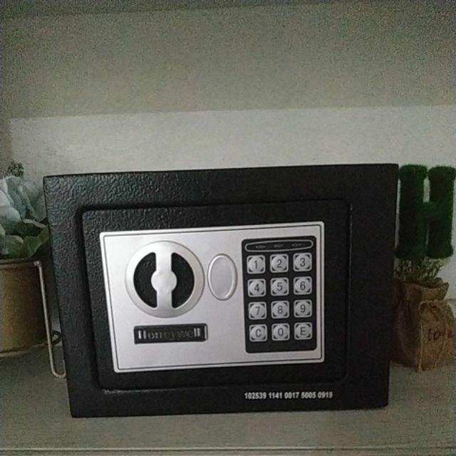 Brankas Baja Honeywell Usa 5005 Size Kecil