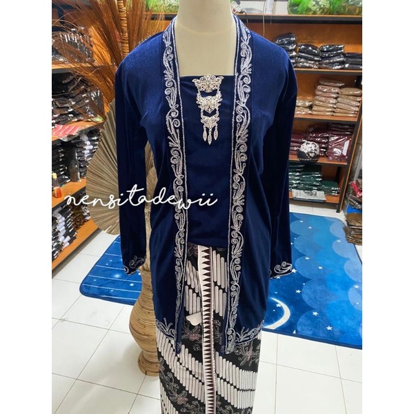 Kebaya Bludru Kutubaru - Body Panjang, Bordir Silver