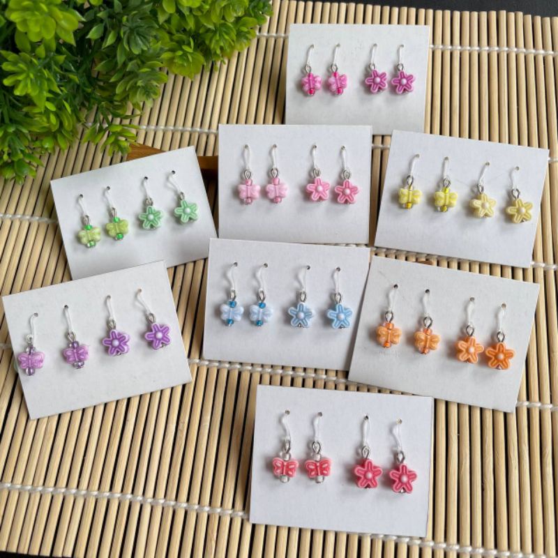 HANDMADE ANTING ANAK/DEWASA KAITAN PLASTIK MOTIF BUNGA KUPU2(2PASANG)