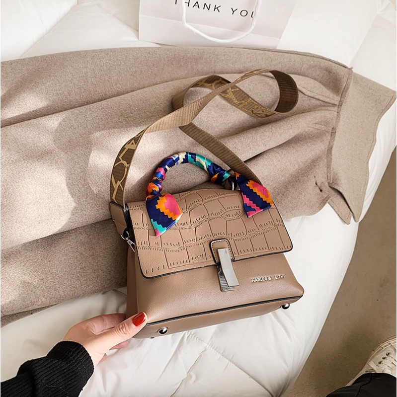 Tas Selempang Wanita Import 121854 (1 KG MUAT 2) GT1854