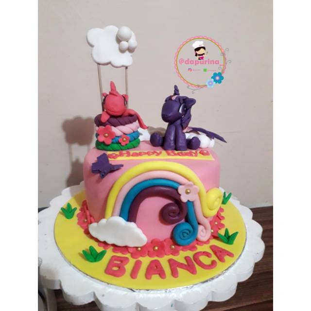 

Little pony cake decoration