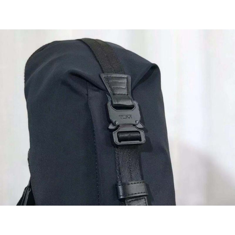 Tumi tahoe Bozeman slingbag mirror quality