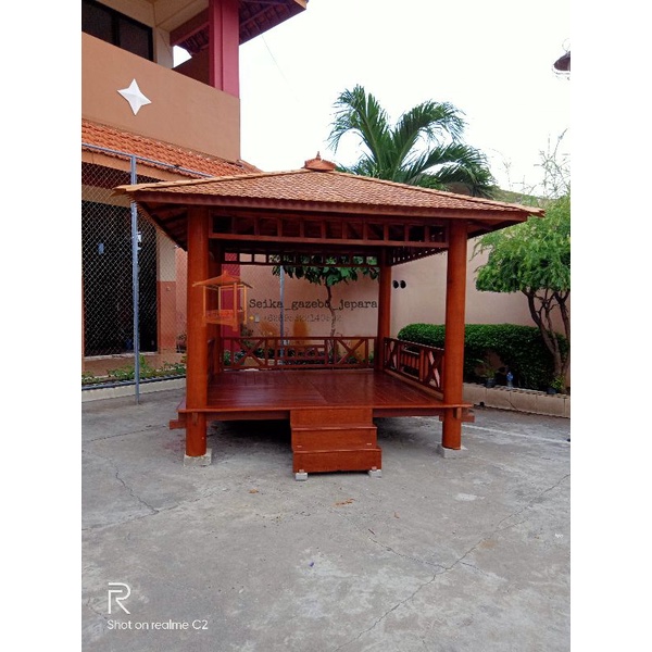 Gazebo kayu glugu minimalis