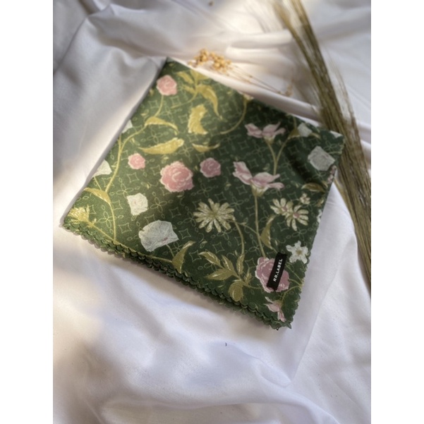 Hijab segiempat scraf , lasercut rr label