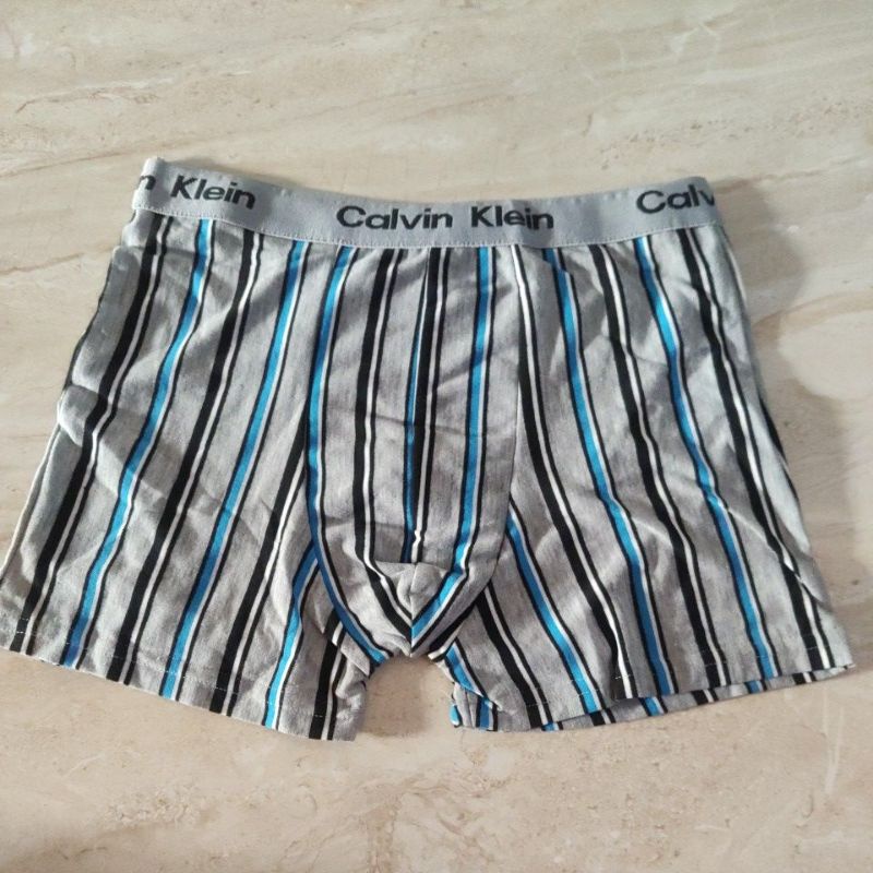 Celana dalam Celana Boxer cowok motif salur