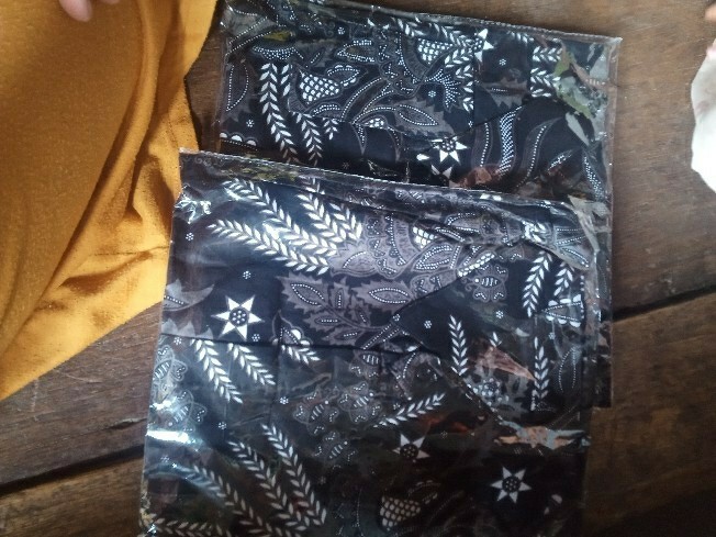 Kemeja Batik Pria Motif Manggar Abu-abu.
