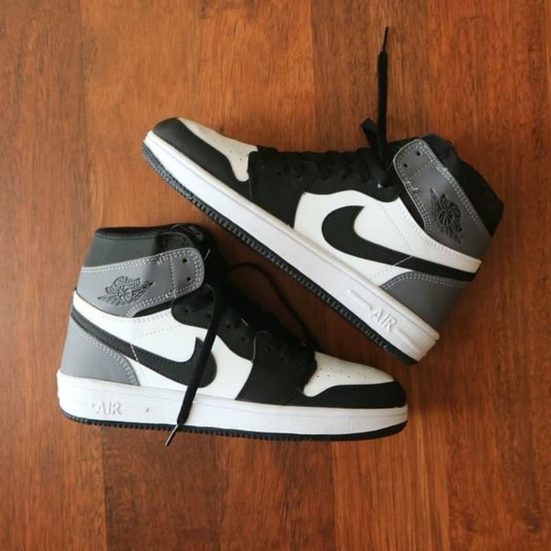 SEPATU NIKE AIR JORDAN 1HITAM PREMIUM