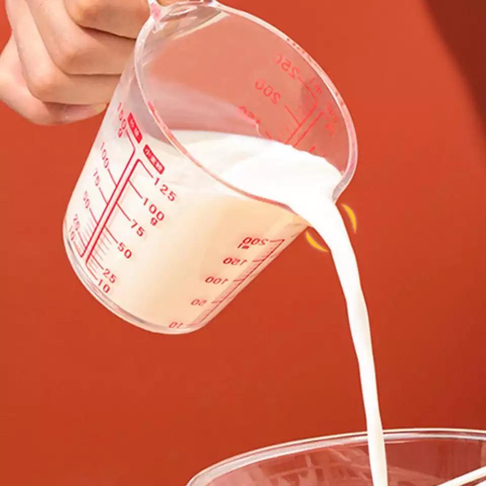 measuring jug plastic 500ml / gelas takar plastik transparan serbaguna 500ml / transparent baking cup vshape / milk cup