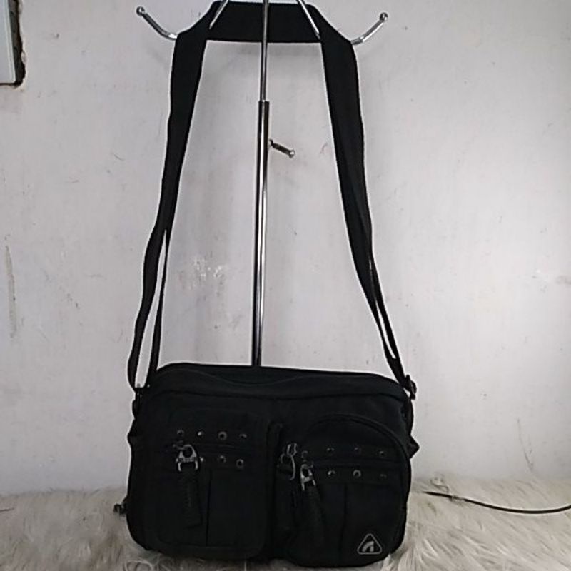 Tas Pria/shoulder &slingbag/Preloved/second branded "Genova"