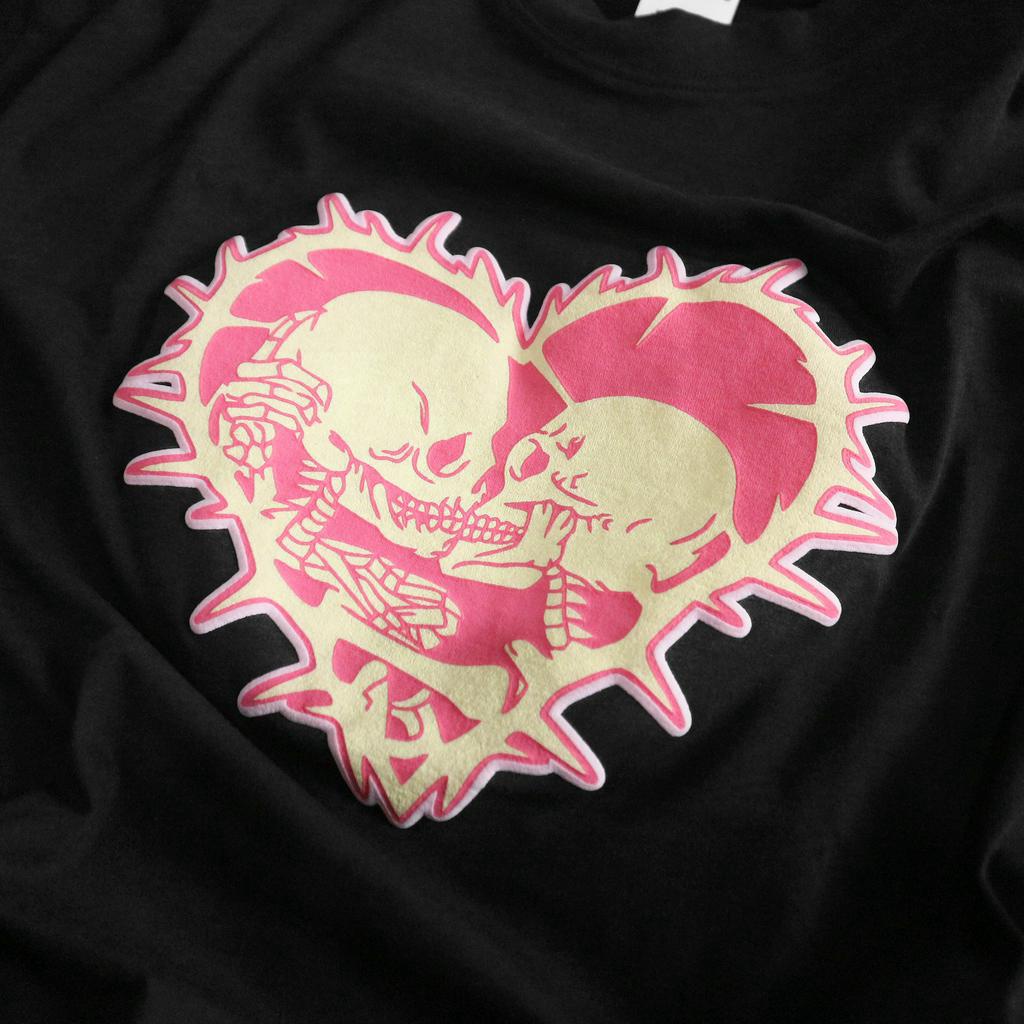 YESZY.MFG Kissing Skull Foam Print Black Tshirt