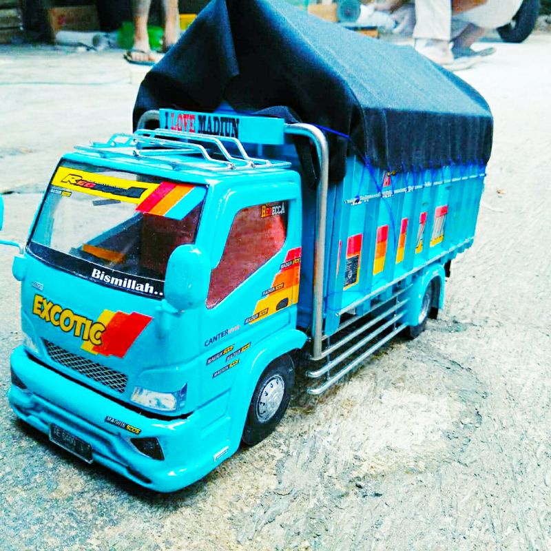 TRUK OLENG KAYU BIRU FARIASI TERPAL MINIATUR TRUK