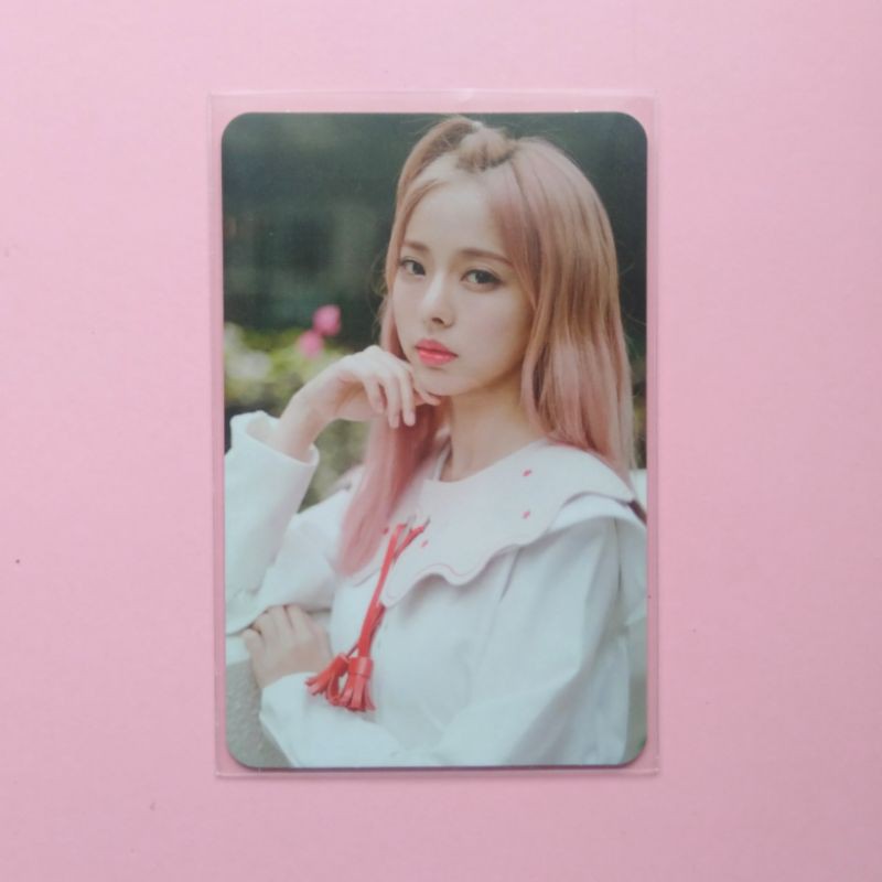 LOONA - Vivi Official Photocard Love & Live Limited Edition