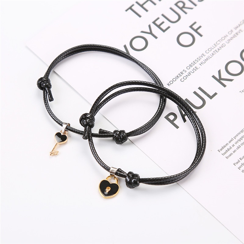 【Ready stock&COD】1pasang / 2 pcs Gelang couple bestie magnet Gelang Couple gelang couple magnet love Tali Karet Desain Astronot Untuk Unisex best friend fashion murah modis-black-2