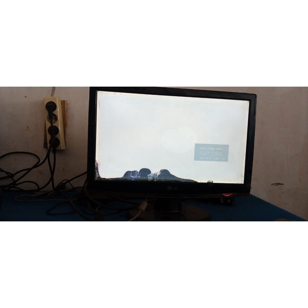 MONITOR LG FLATRON W1953S 19INCH KONDISI APA ADANYA