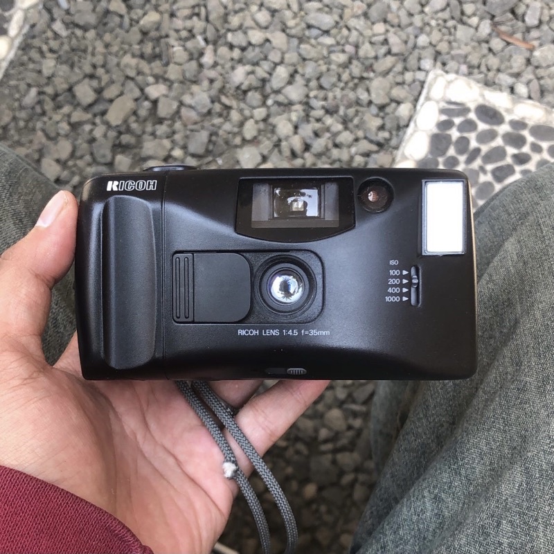 Kamera Analog Ricoh YF-20