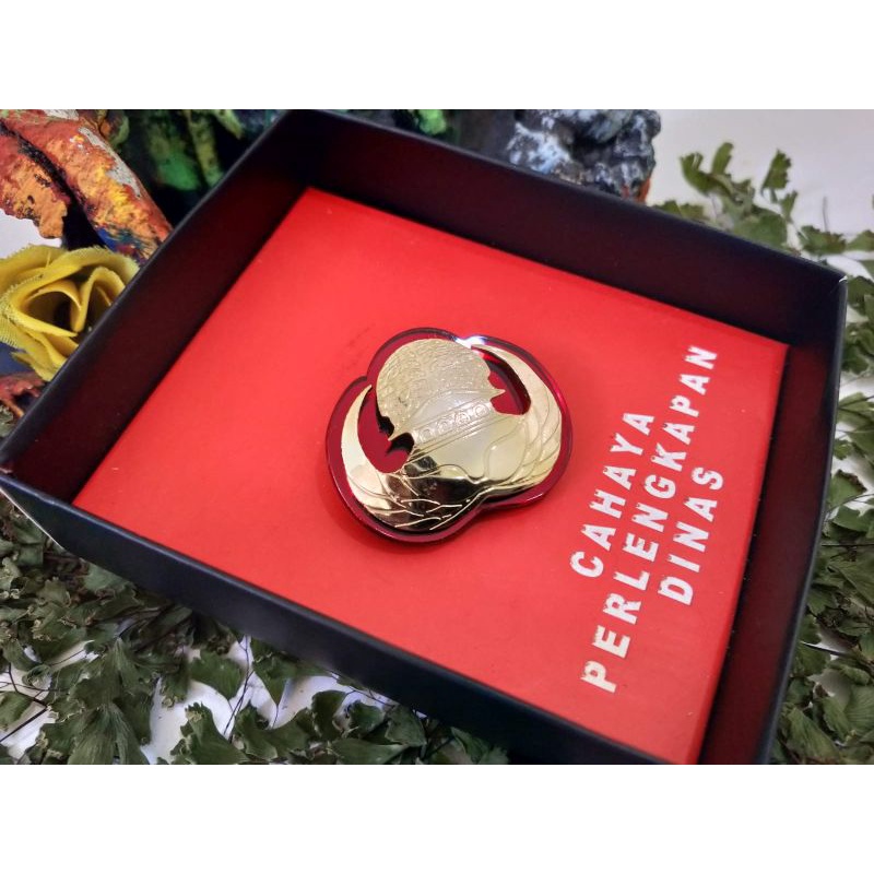 Pin Kolpri Kuningan