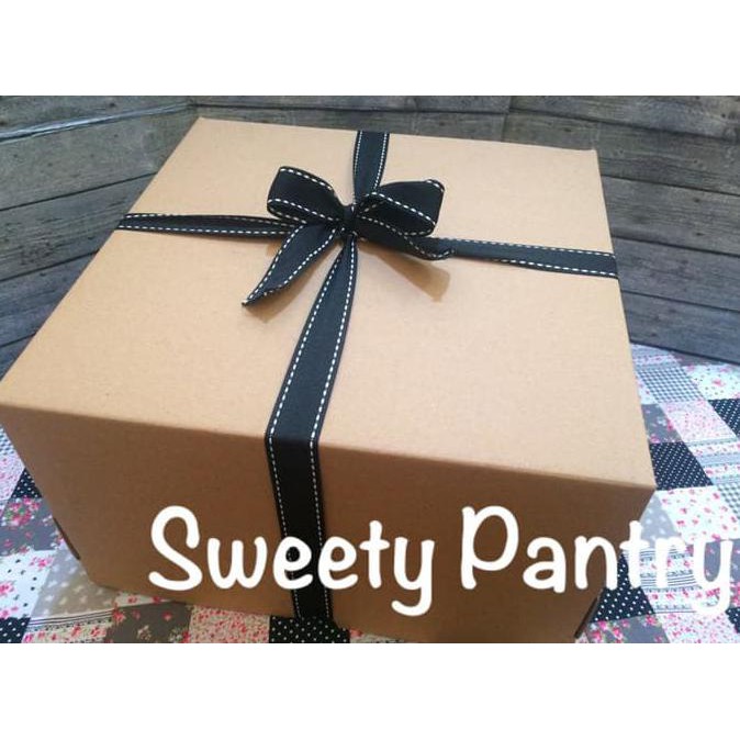 

Dus Kue / Kemasan Kue / Box Kue 30X30X18Cm Brown Corrugated >